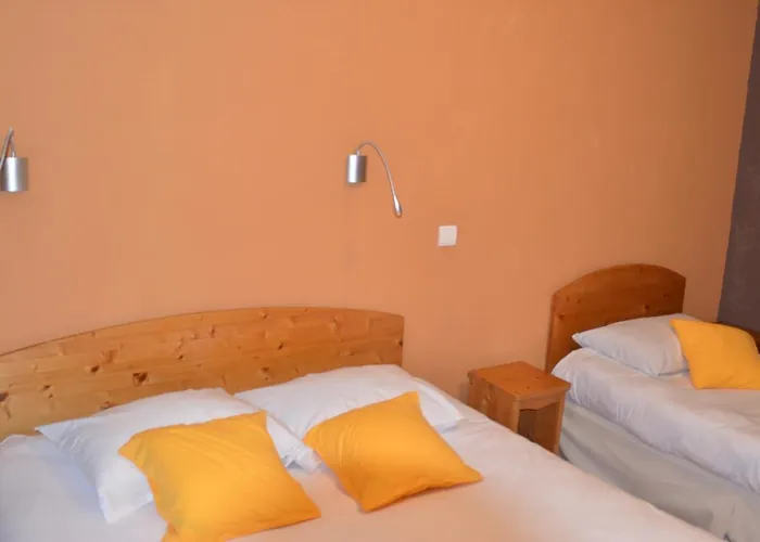 Au Fil De L'eau Hotel